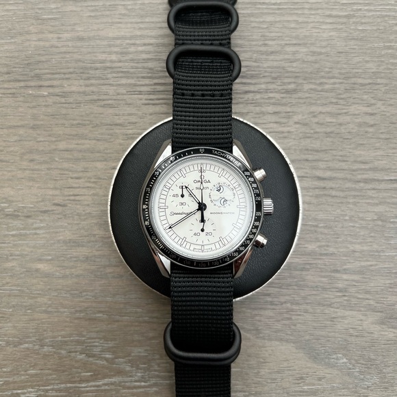 MoonSwatch Metal Case Mod - Mission to the Moonphase